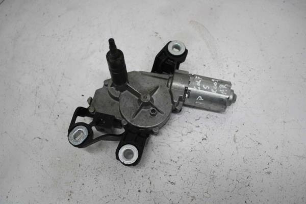 MOTEUR D ESSUIE GLACE ARRIERE VW GOLF 5/ GOLF PLUS/ PASSAT - Vue 1